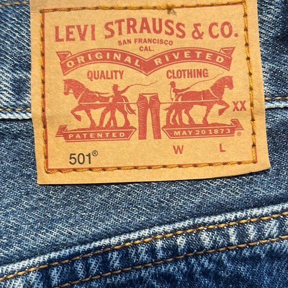 Levi’s 501 Denim dark Wash jean shorts. - Picture 8 of 13